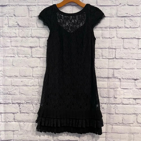 Jessica Simpson Lace Tier Pleat Ruffle Hem Size 4 - Picture 1 of 9